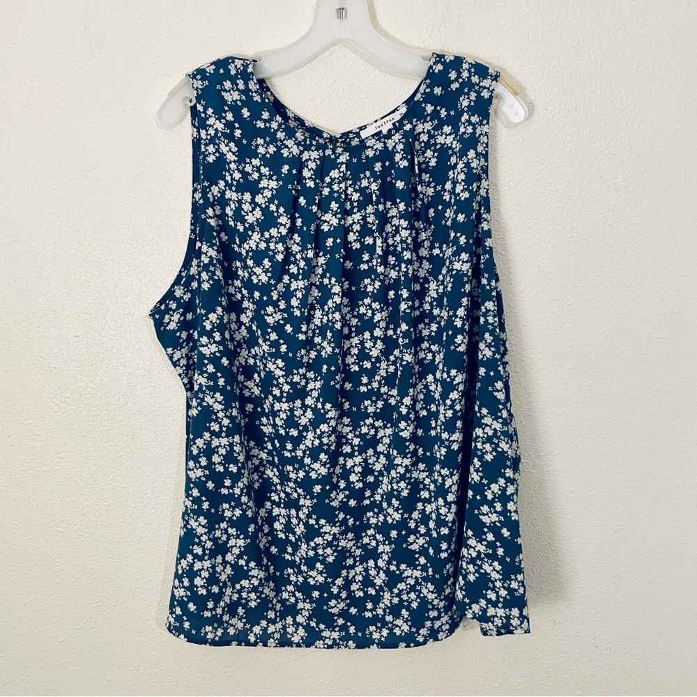 Women’s Plus 3X StitchFix Sleeveless Top Blue Floral